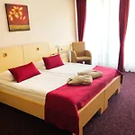 Grand Donat Superior & Wellness Center Hotel 4*