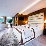 Hotell Grand Donat Superior & Wellness Center