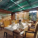 Grand Donat Superior & Wellness Center Hotell 4*