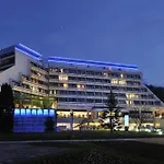 Grand Donat Superior & Wellness Center Hotell