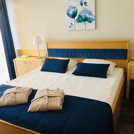 Отель Grand Donat Superior & Wellness Center 4*