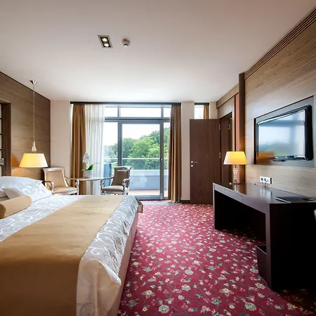 Grand Donat Superior & Wellness Center Отель
