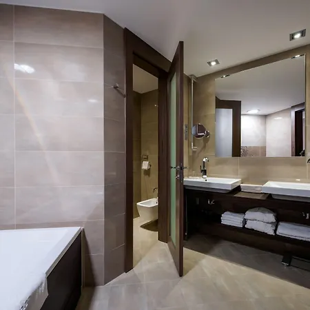 Отель Grand Donat Superior & Wellness Center